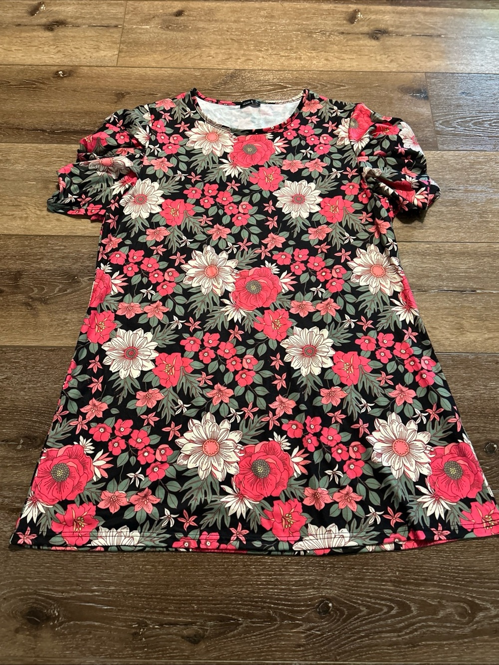Izuria Women’s Pink Green Black Floral Short Sleeve Scoop Neck Top Size 2XL